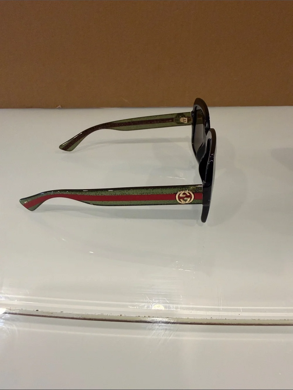 Gucci Black Oversized Square Sunglasses with Dark Lenses use one time good con